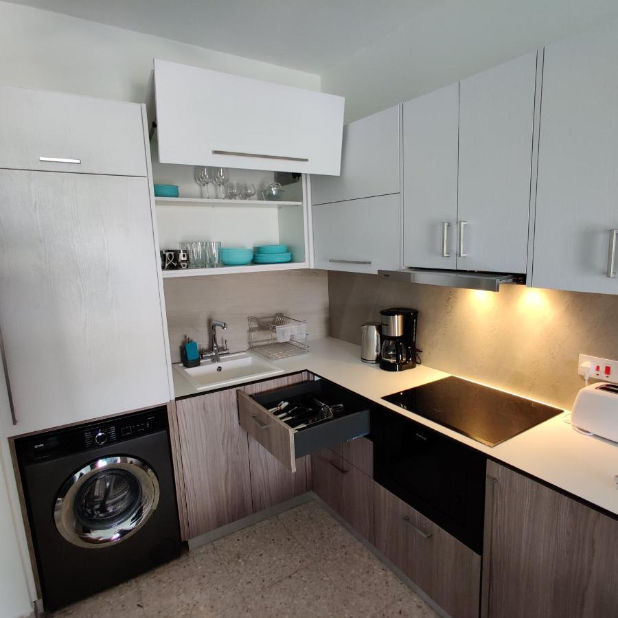 Lovely 1-Bedroom Unit @ Fabulous Location Paphos Buitenkant foto