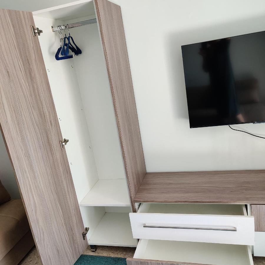 Lovely 1-Bedroom Unit @ Fabulous Location Paphos Buitenkant foto